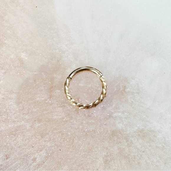 Titanium Braided Gold Septum Clicker for Septum, Daith, & Cartilage. 16G. 8mm. - Picture 3 of 4